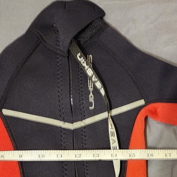 Kids Wetsuit for Boys Black/Red Full Suit Back Zip Size 2 Neoprene Sea Skin - Picture 6 of 7